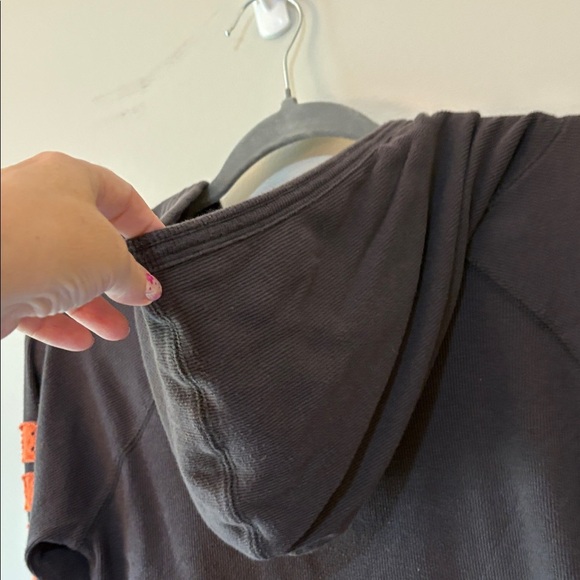 Colosseum Black Oregon State University Hoodie with Orange Emblem - Picture 9 of 9